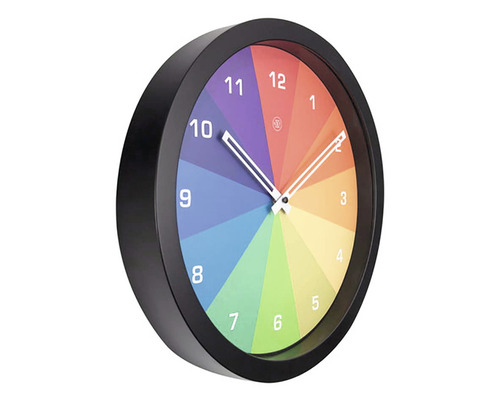 Nástenné hodiny s farebným ciferníkom a čiernym rámom