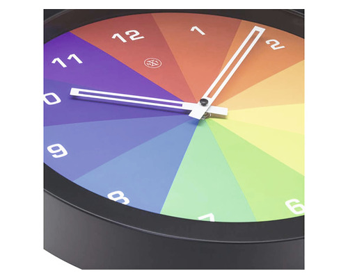 Nástenné hodiny s farebným kolieskom a číselným displejom