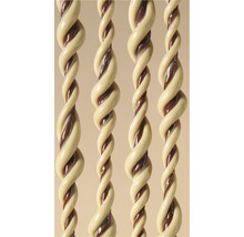 Detailný záber štyroch krútených káblov