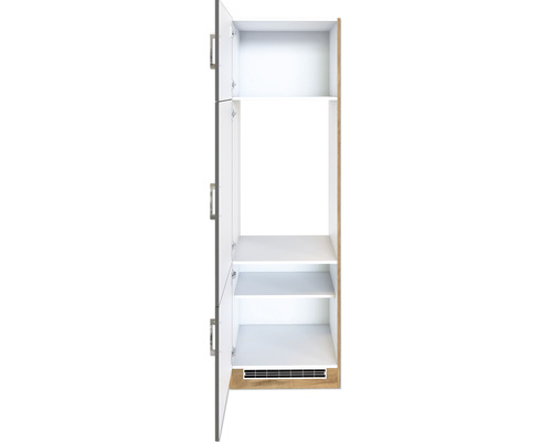 Otvorená vysoká skriňa s policami