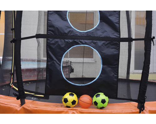 Trampolína s bránkovou stenou a loptami