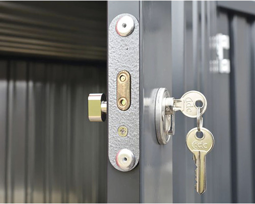 Zámok s kľúčom pre záhradný domček