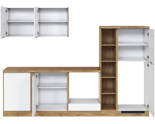 Moderná kuchynská nábytková zostava s otvorenými a uzavretými priehradkami