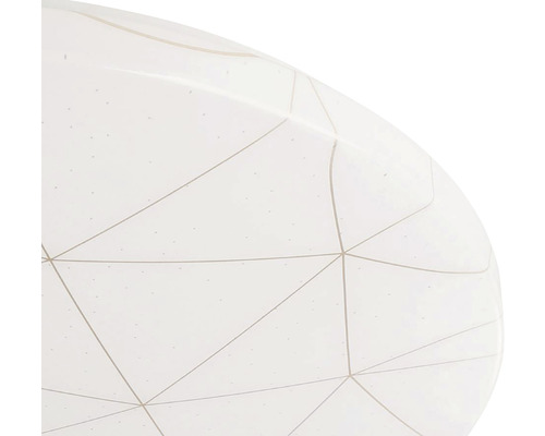 Detail stropného svietidla s geometrickým vzorom