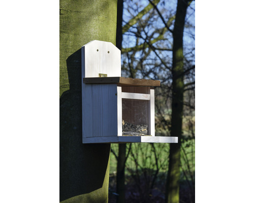 Drevené krmivo pre vtáky na pripevnenie na strom