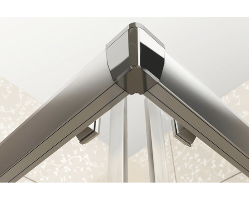 Rohový detail sprchovacieho kúta s rámom