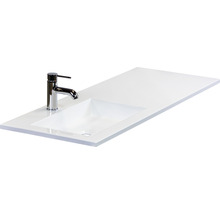 Umývacia doska so zapusteným umývadlom a batériou