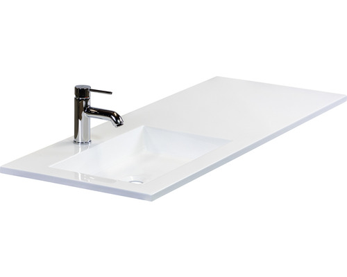 Umývacia doska so zapusteným umývadlom a batériou