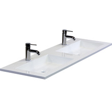 Dvojité umývadlo zo sanitárnej keramiky s dvoma vodovodnými batériami