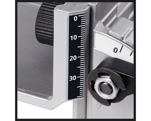 Detail píly so stupnicou na meranie uhlov.