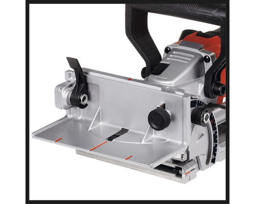 Detail drážkovacej frézky s vodidlom