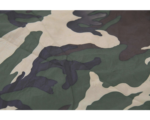 Látka s maskovacím vzorom