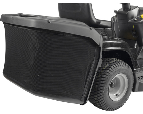 Záhradný traktor so zberným košom