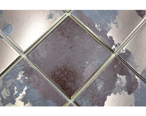 Detailný pohľad na mozaikové dlaždice pre interiér