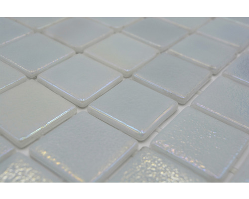 Detail štvorcových mozaikových dlaždíc