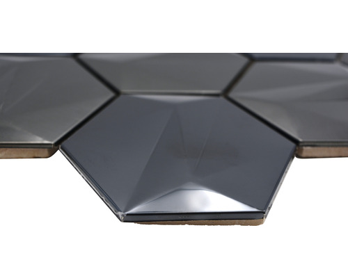 Šesťuholníkové mozaikové dlaždice s fazetovým dizajnom