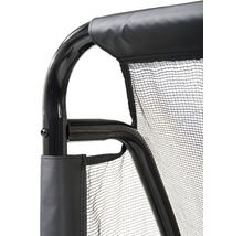 Detail športovej siete s čiernym rámom