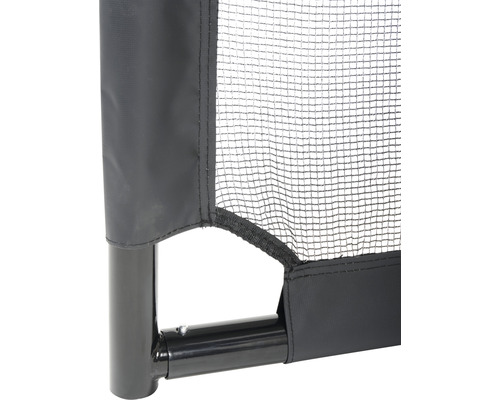 Detailný pohľad na sieť proti hmyzu s rámom a sieťovou štruktúrou