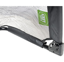 Detailný pohľad na detskú postieľku so sieťou a logom značky