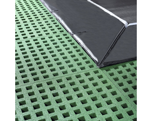 Zelená bezpečnostná podložka s čiernymi okrajovými vankúšmi