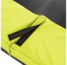 Detailný záber bezpečnostnej siete trampolíny so suchým zipsom