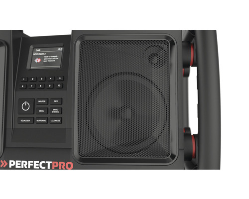 Detailný pohľad na rádio Perfectpro s reproduktorom, displejom a ovládacím panelom