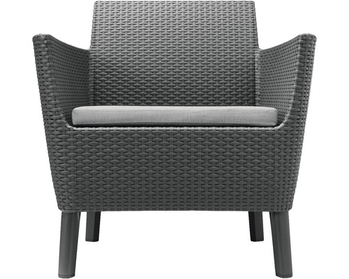 Prútené kreslo s vankúšom na vonkajšie použitie