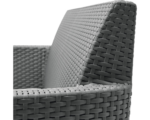 Detailný pohľad na prútené záhradné kreslo