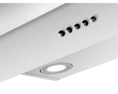 Detailný pohľad na biely digestor s ovládacími gombíkmi a osvetlením