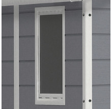 Detail okna v záhradnom domčeku