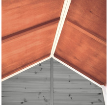 Vnútorný pohľad na drevený záhradný domček so strechou