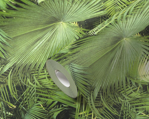 Tapeta s palmovým vzorom a lepiacou páskou