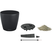 Kvetináč so zavlažovacím systémom a príslušenstvom