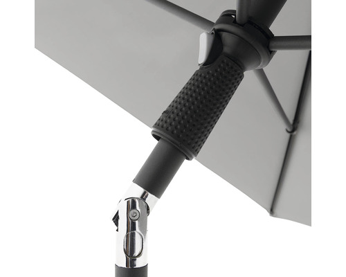 Detail slnečníka s mechanizmom naklápania