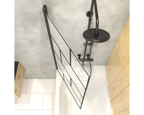 Kúpeľňa s vaňovou zástenou a sprchovou batériou