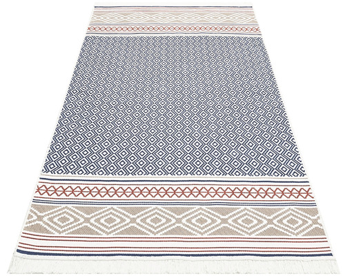 Koberec s geometrickým vzorom