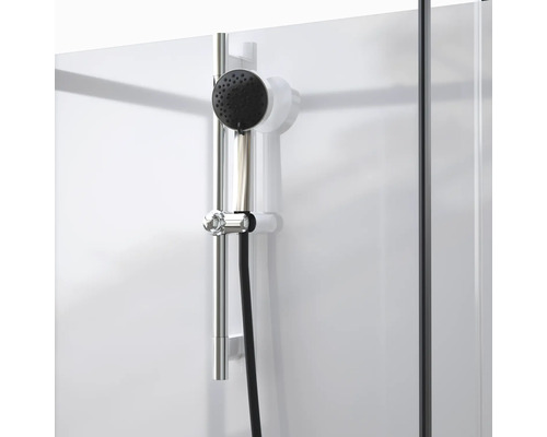 Sprchová tyč s ručnou sprchou a sprchovou hadicou v sprchovom kúte