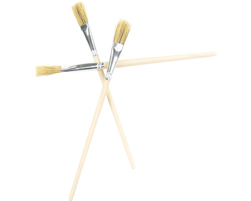 Tri kefy s drevenou rukoväťou a štetinami