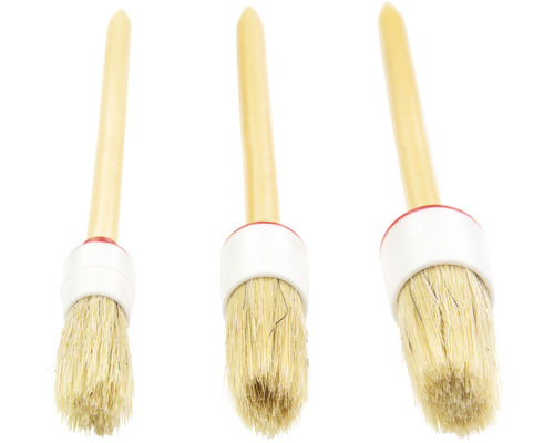 Tri kefy s drevenou rukoväťou a štetinami