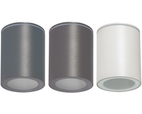 Tri valcové stropné svietidlá v rôznych farbách.