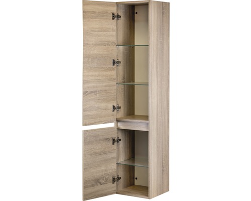 Otvorená vysoká skrinka so sklenenými policami