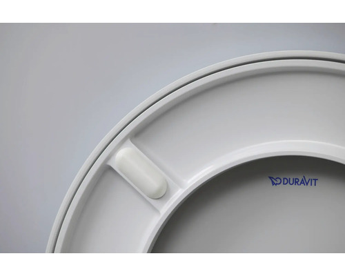 Detailný pohľad na WC sedadlo Duravit zo sanitárnej keramiky