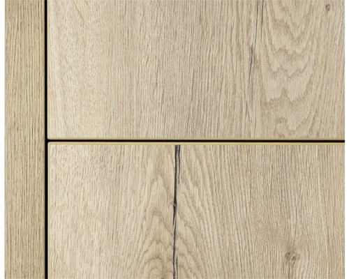 Detail kuchynskej skrinky s drevenou štruktúrou