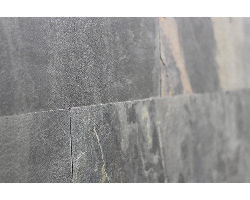 Detailný záber bridlicových panelov na dekoráciu stien