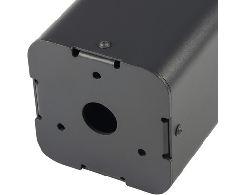 Detail obdĺžnikového držiaka lampy s otvormi pre skrutky