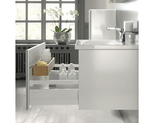 Skrinka pod umývadlo v kúpeľni s výsuvnou zásuvkou na uloženie kúpeľňových potrieb