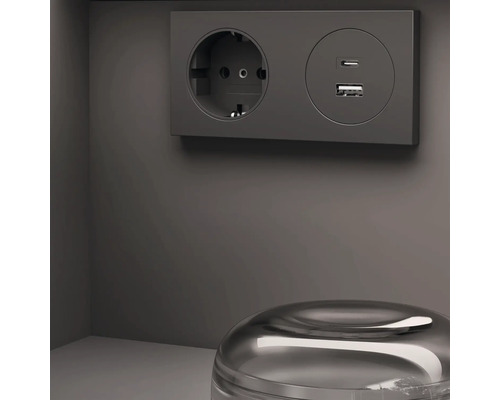 Zásuvka s USB portom na montáž na stenu