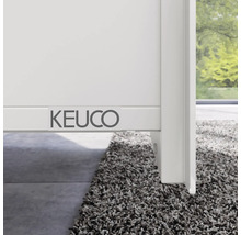 Detail bielej kúpeľňovej skrinky s logom Keuco
