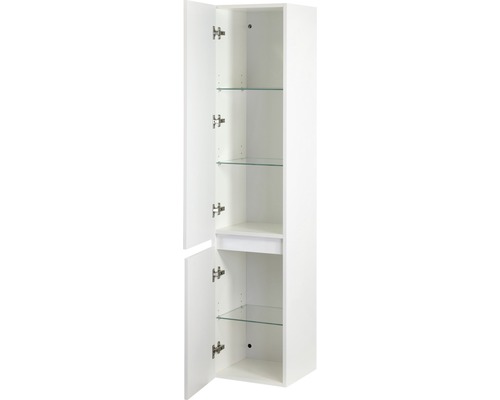 Vysoká kúpeľňová skrinka s otvorenými dverami a sklenenými policami