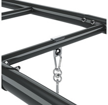 Detailný pohľad na rám trampolíny s pružinami na upevnenie skákacej plachty.